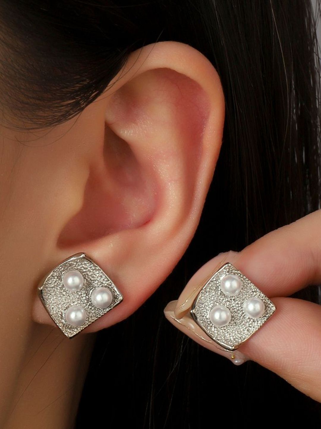 SALTY Women Contemporary Hoop Earrings