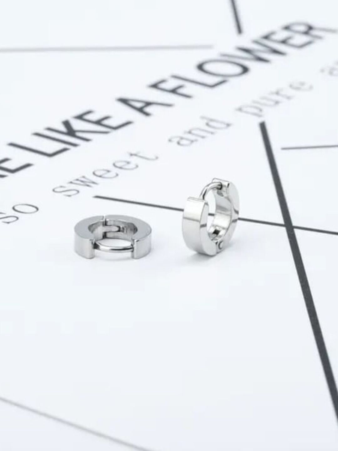 SALTY Men Contemporary Hoop Earrings
