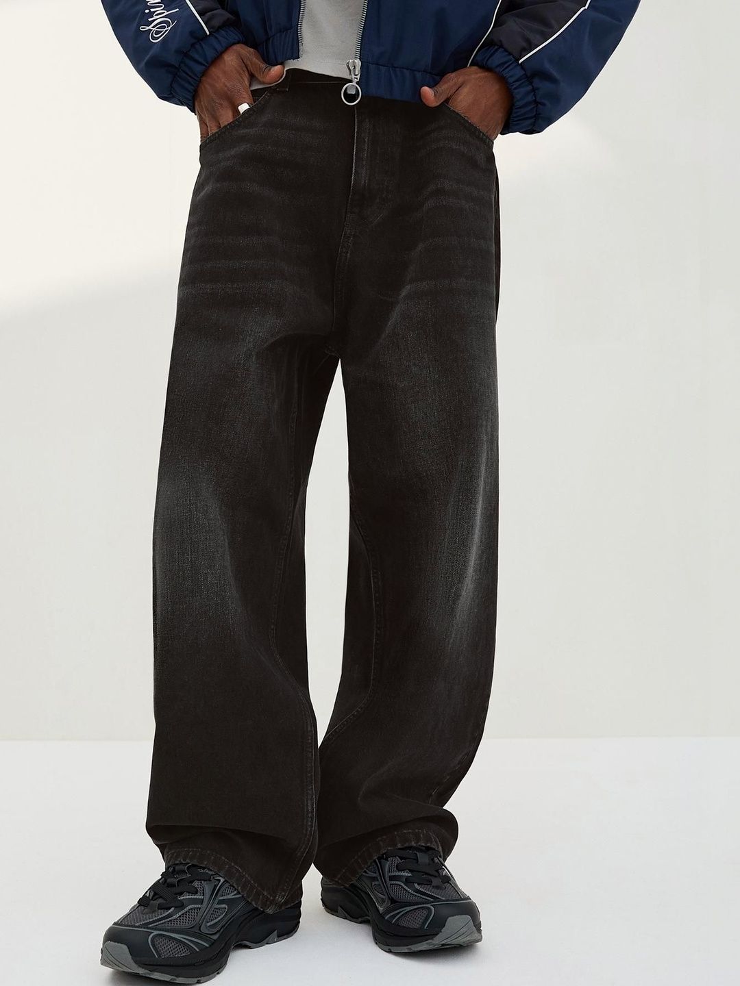 Men Embroidered barrel-leg jeans