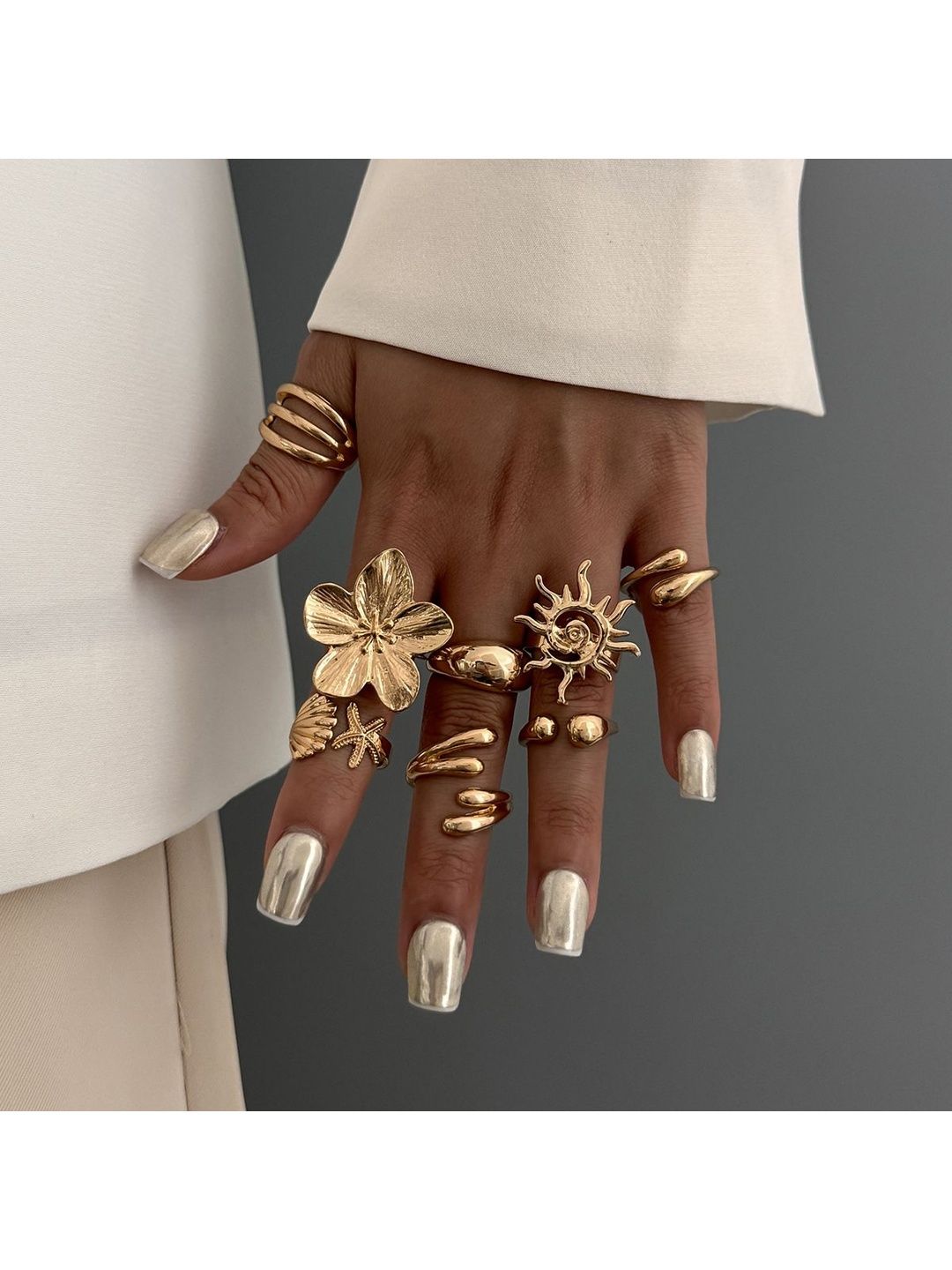 Set of 8 Gold-Plated Finger Ring