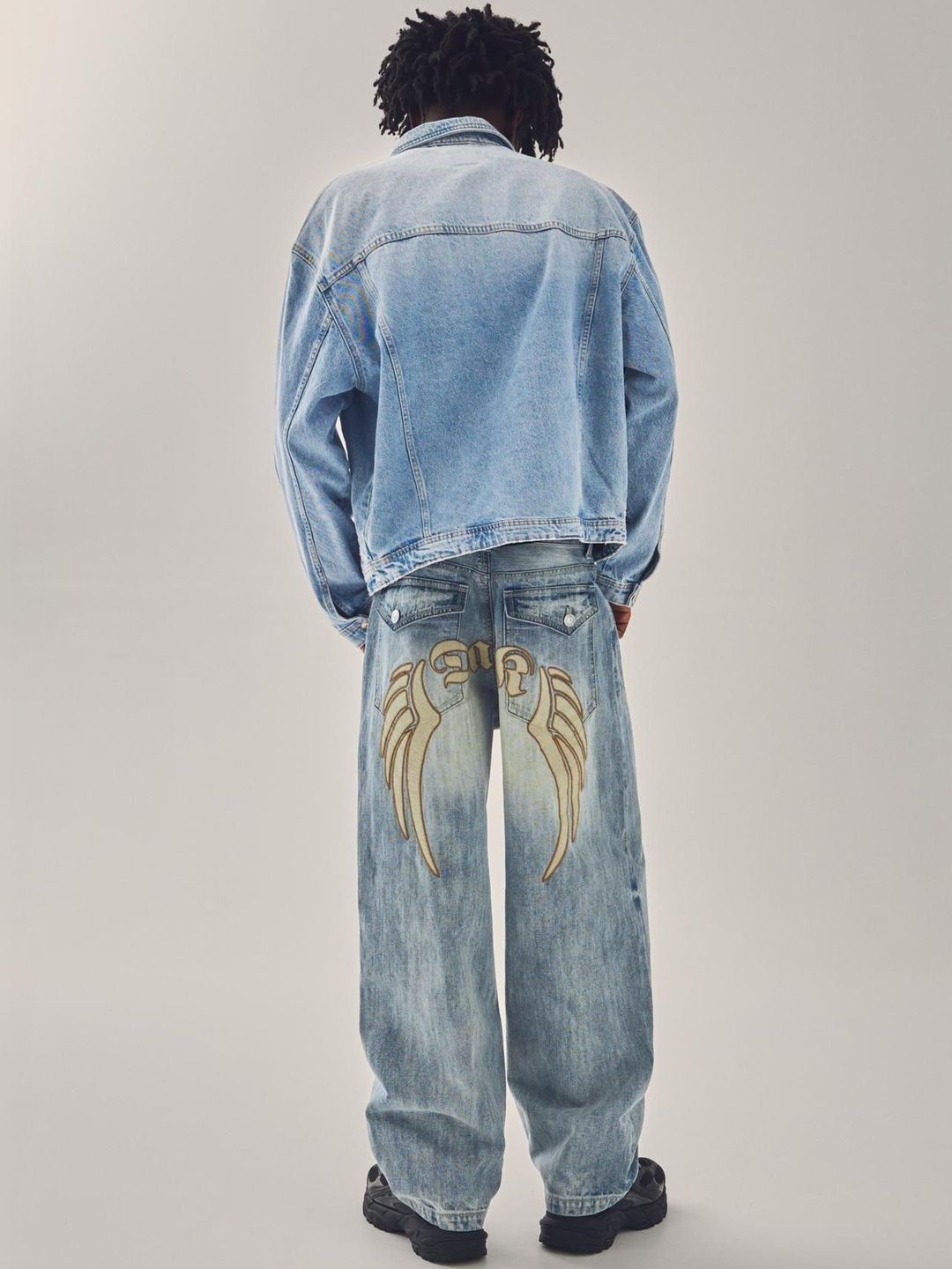 Embroidered super baggy jeans