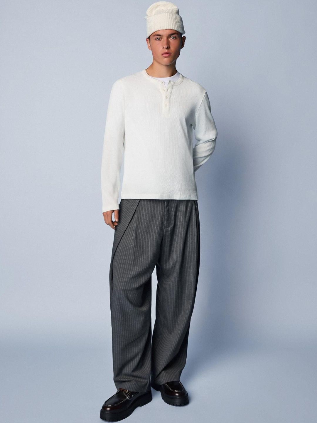 Long-sleeve slim-fit Henley collar T-shirt