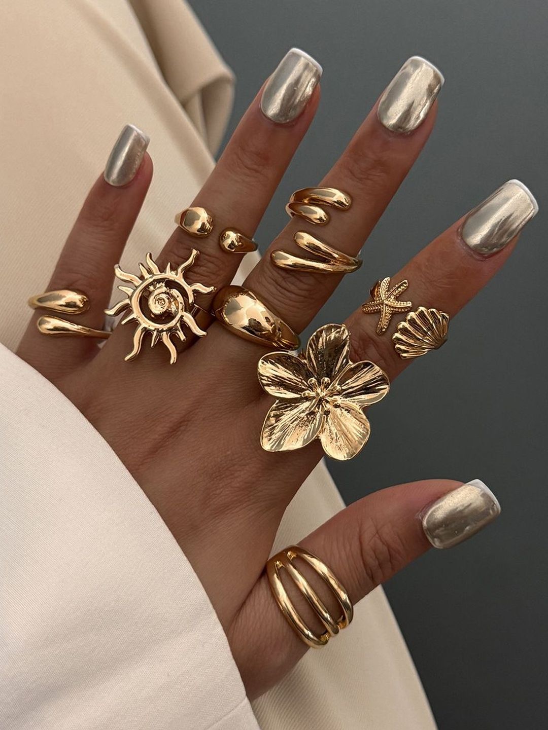 Set of 8 Gold-Plated Finger Ring