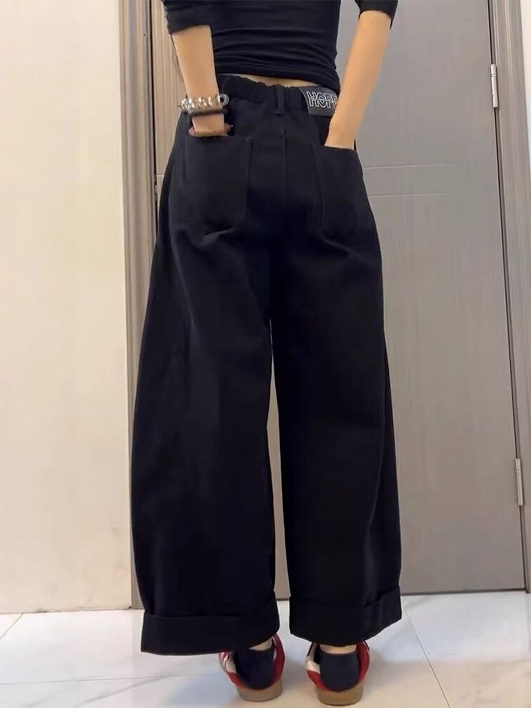 Women Straight Fit Mid-Rise Jeans