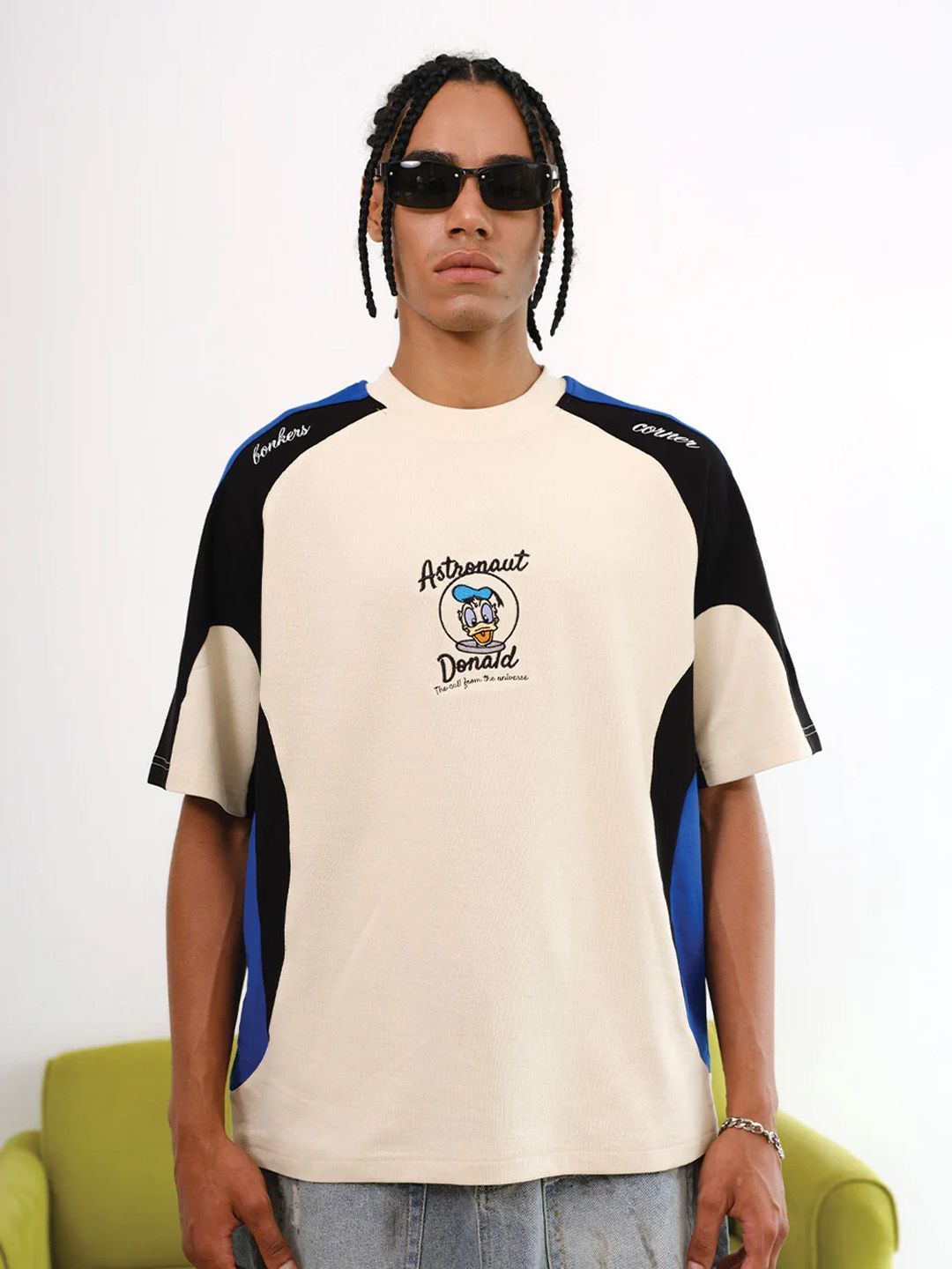 Men Donald Duck Graphic Printed Round Neck Cotton Oversized T-shirt