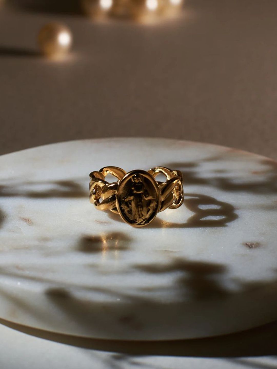 SALTY Colossus Oval Shaped Finger Ring