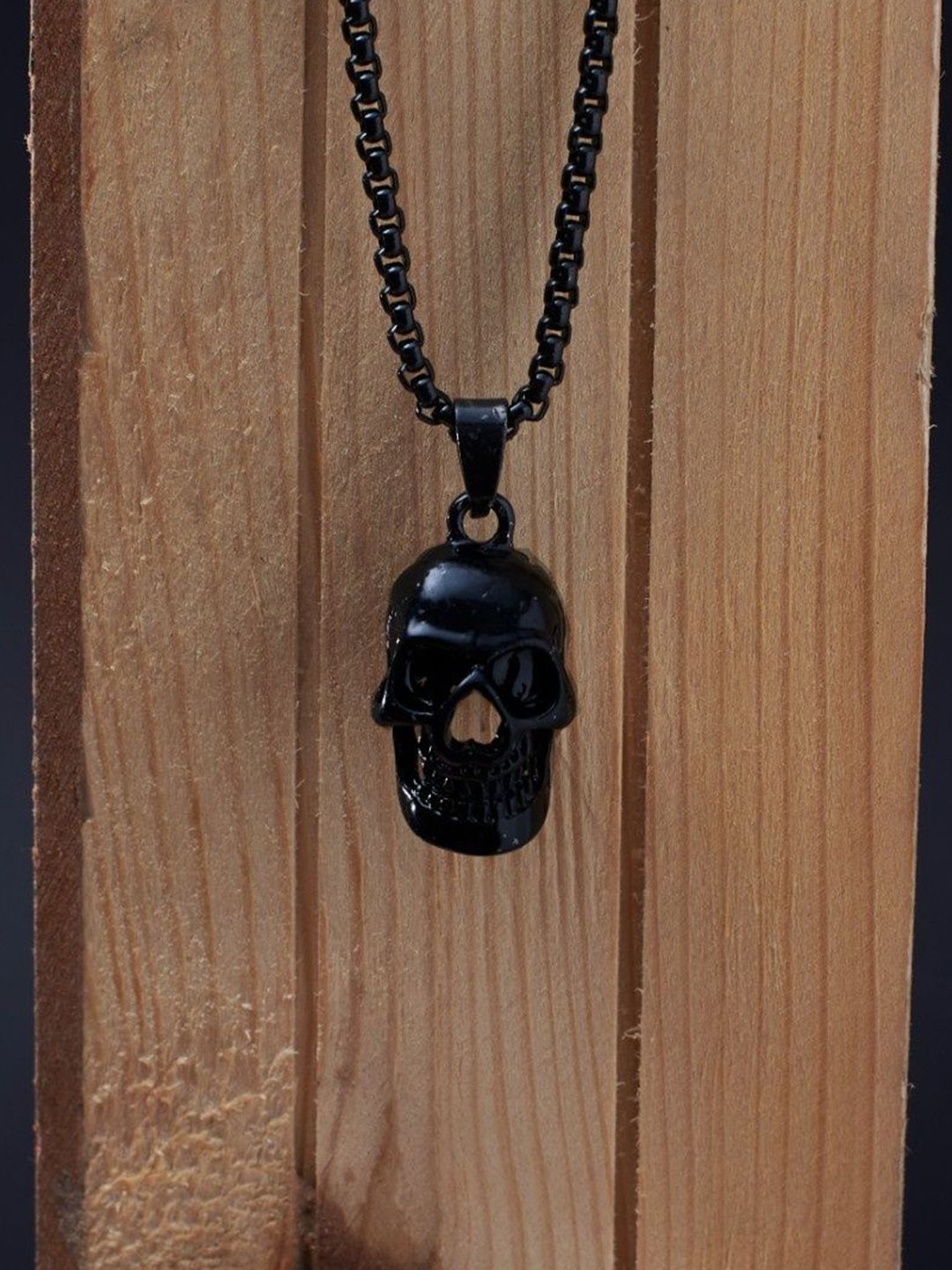 SALTY Men Skull Quirky Pendants