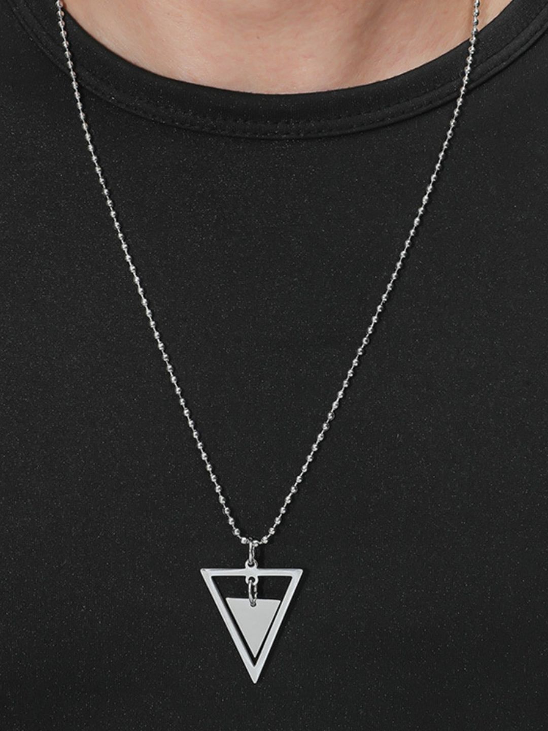 SALTY Men Triangular Pendants With Chains