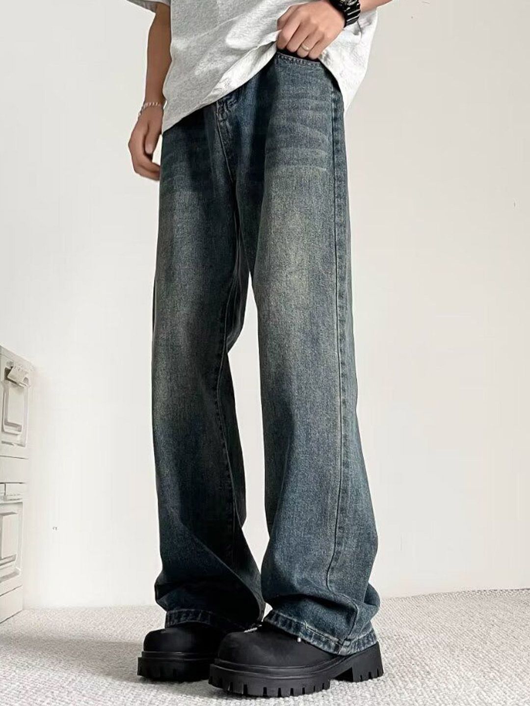 Men Wide Leg Mid-Rise Medium Shade Jeans