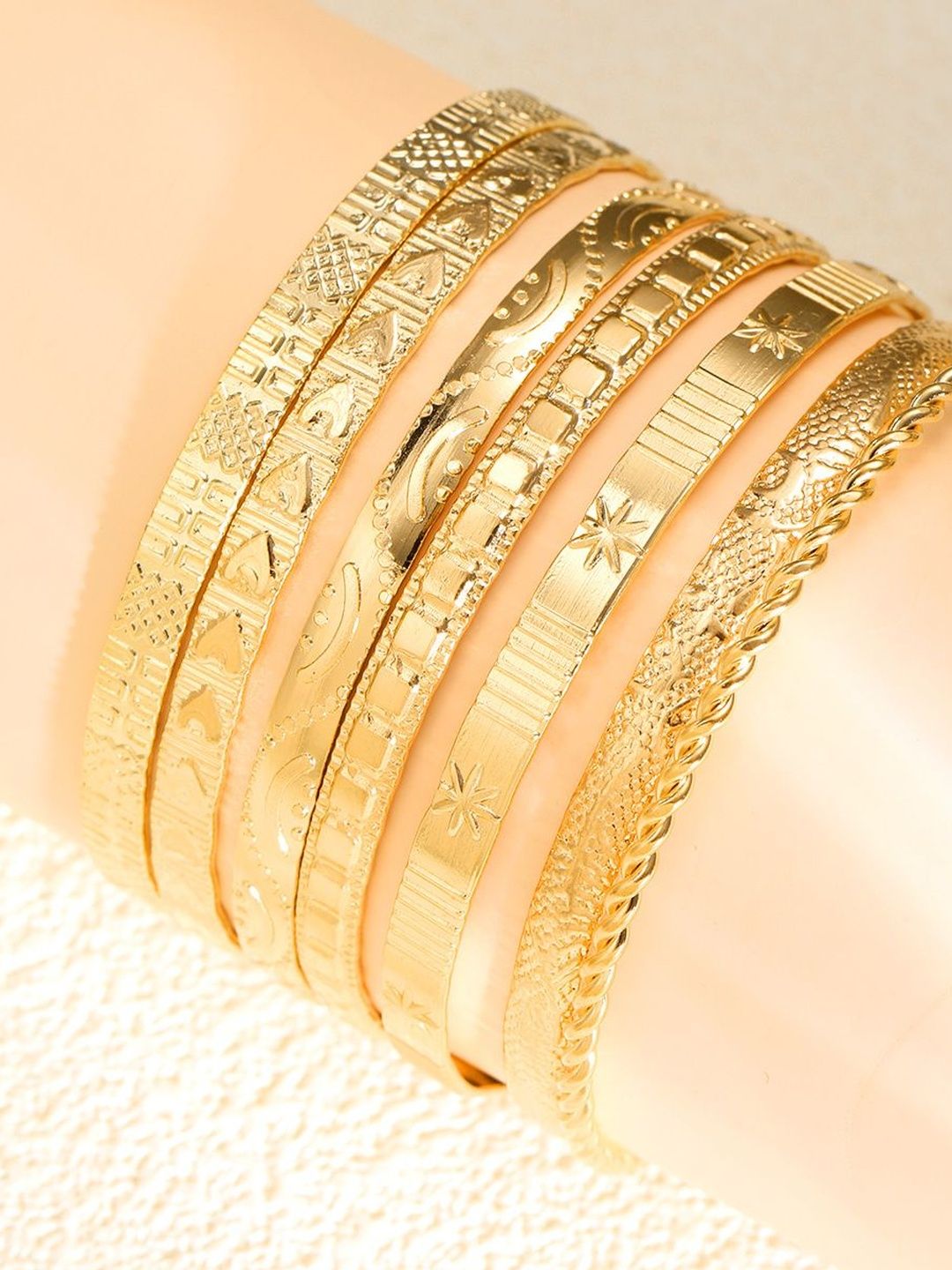 Women 7 Gold-Plated Bangle-Style Bracelet