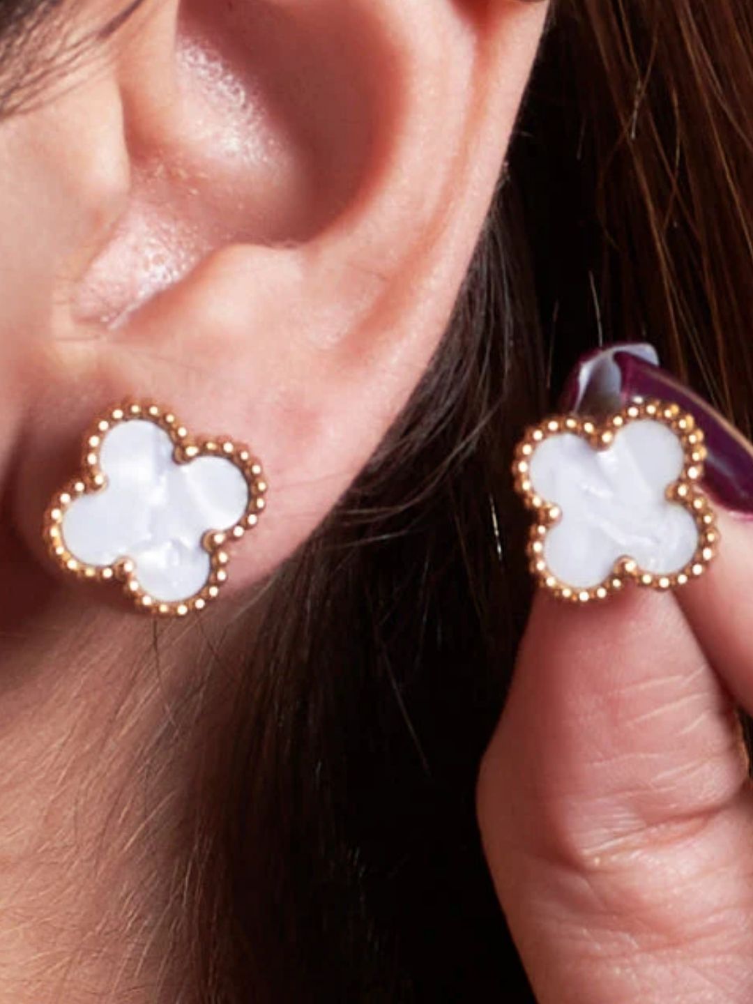 SALTY Women Stone Studded Magnetic Clover Jewellery Set