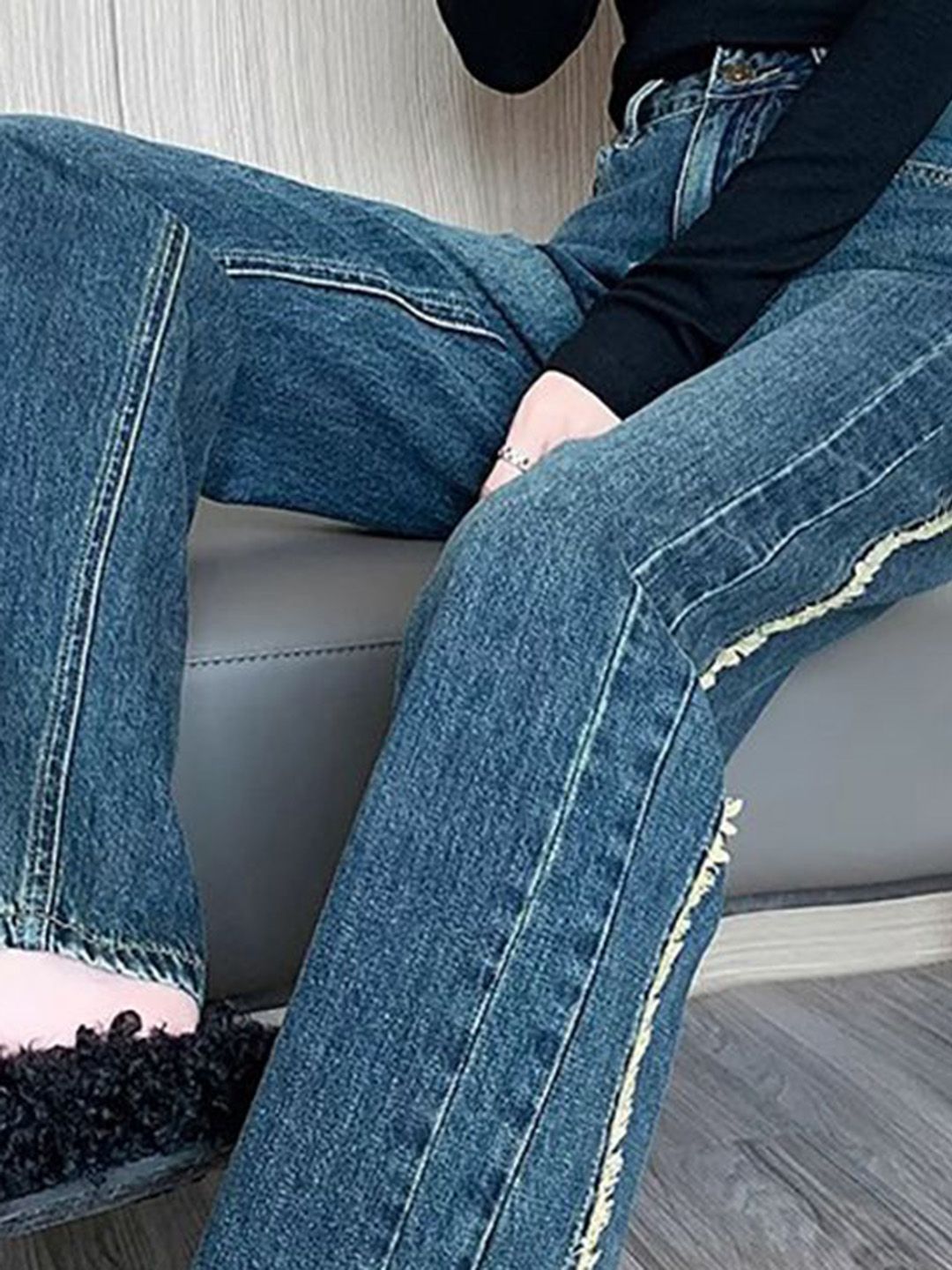 Women Light Fade Mid-Rise Jeans