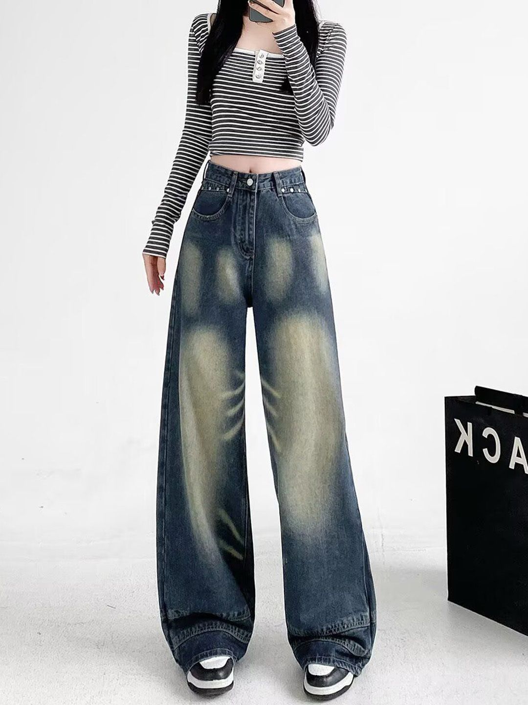 Women Regular Fit Mid-Rise Light Fade Jeans