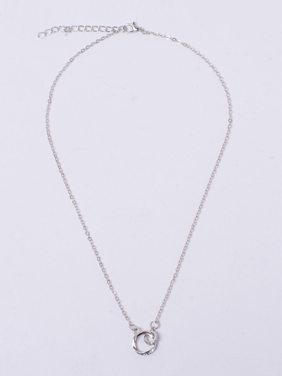 SALTY Oval Pendant With Chain