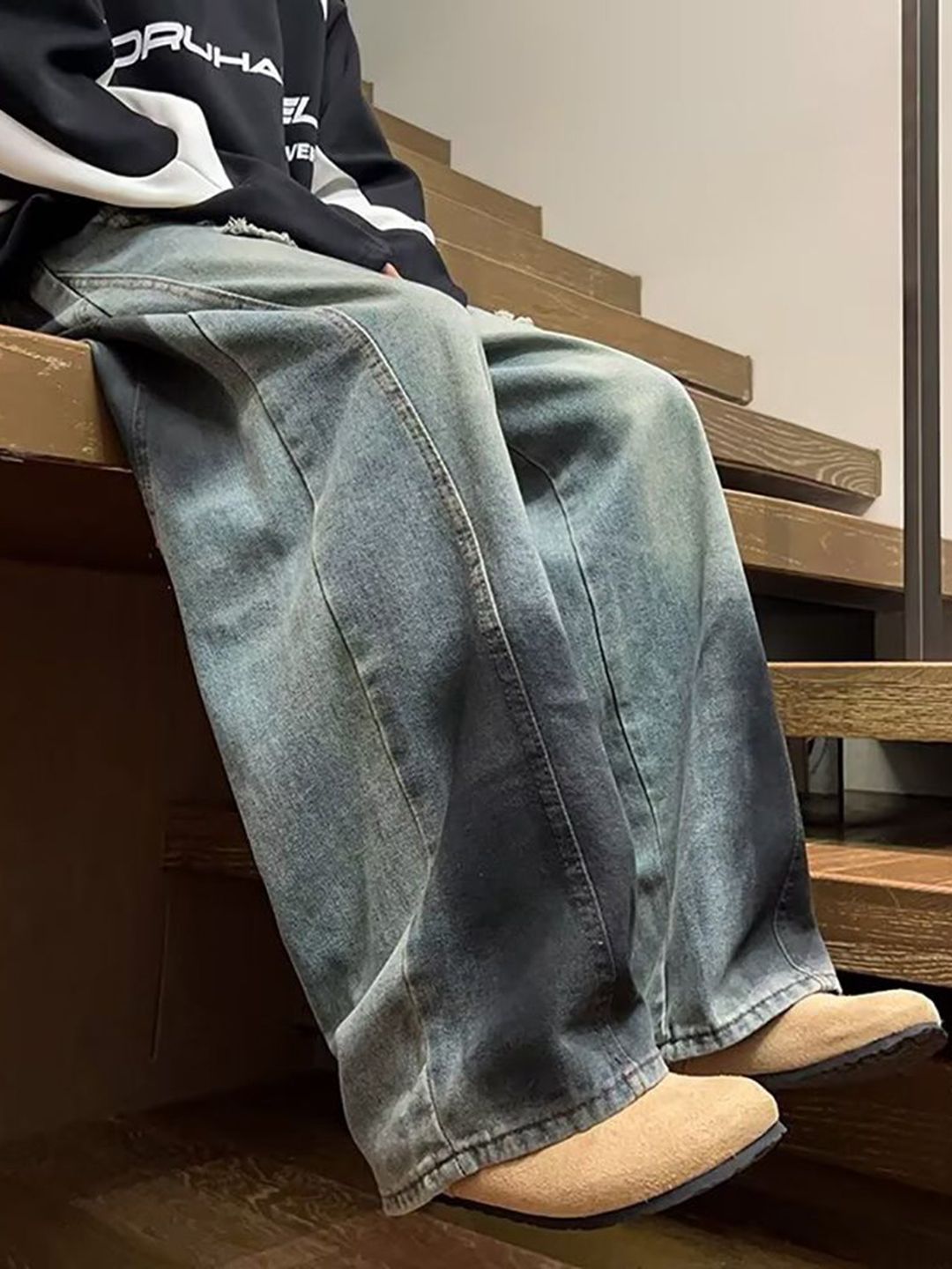 Men Low Distress Heavy Fade Baggy Jeans