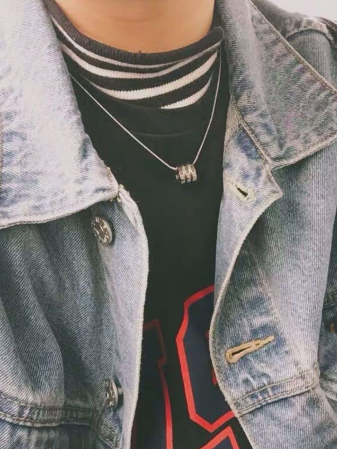 SALTY Men Stainless Steel Silver-Plated Circular Pendants with Chains