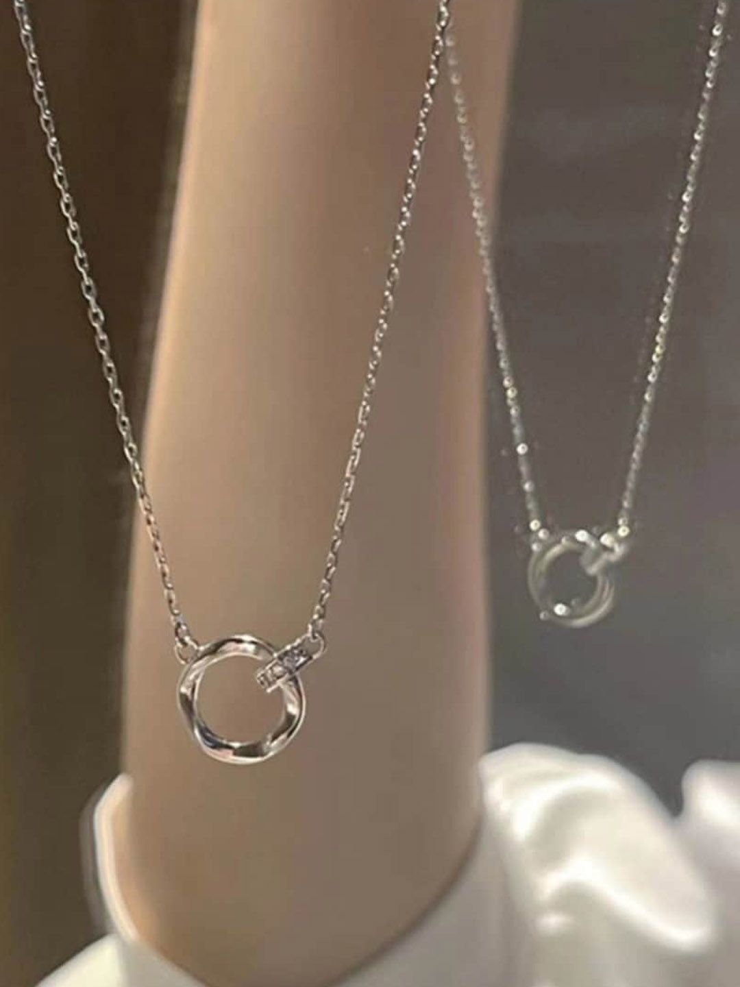 SALTY Oval Pendant With Chain
