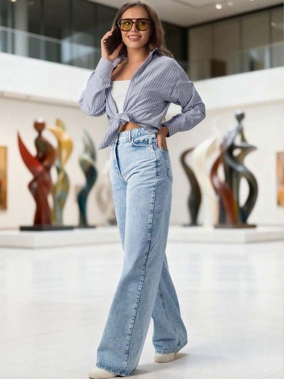 Women Relaxed Fit High-Rise Light Fade Jeans