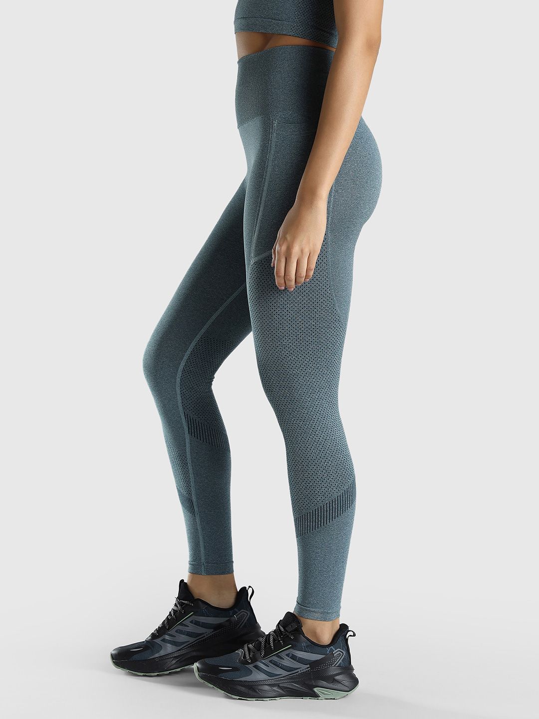 Women Solid Ankle Length Gym Tights