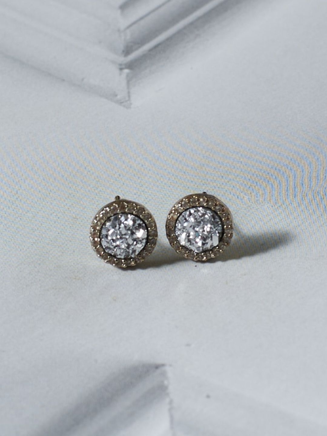 SALTY Men Stainless Steel Stones Studded Circular Studs Earrings