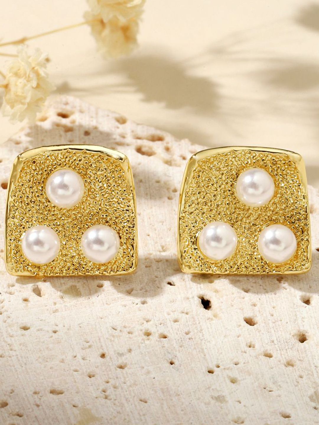 SALTY Women Contemporary Hoop Earrings