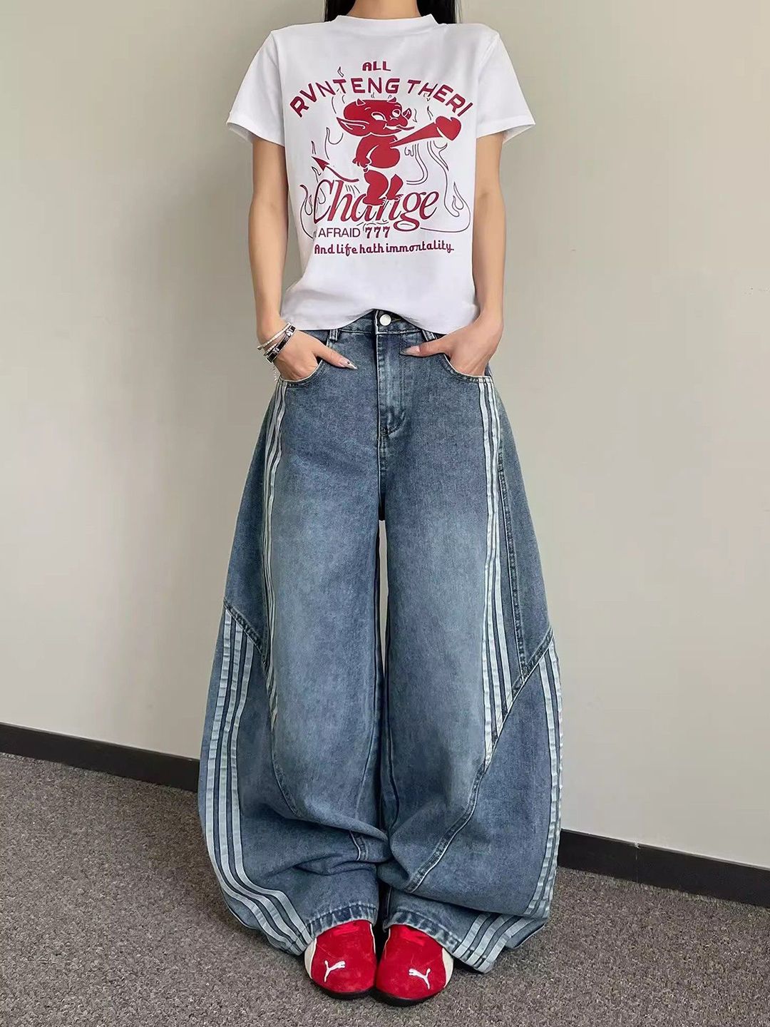 Women Mid-Rise Wide Leg  Jeans
