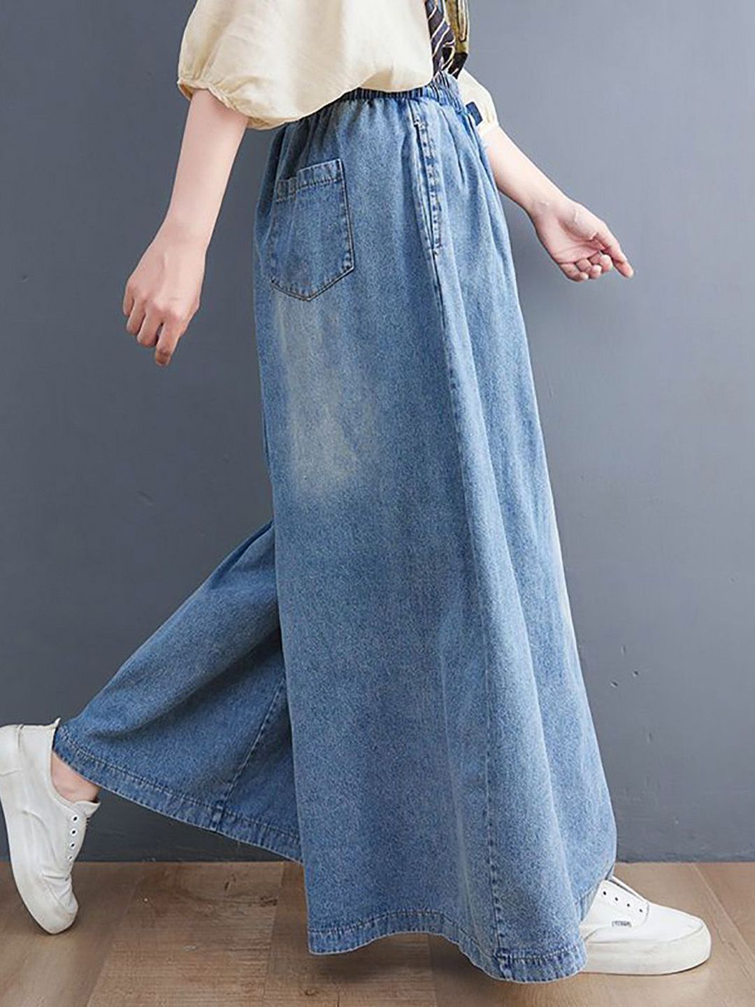 Women Flared Cotton Light Fade Jeans