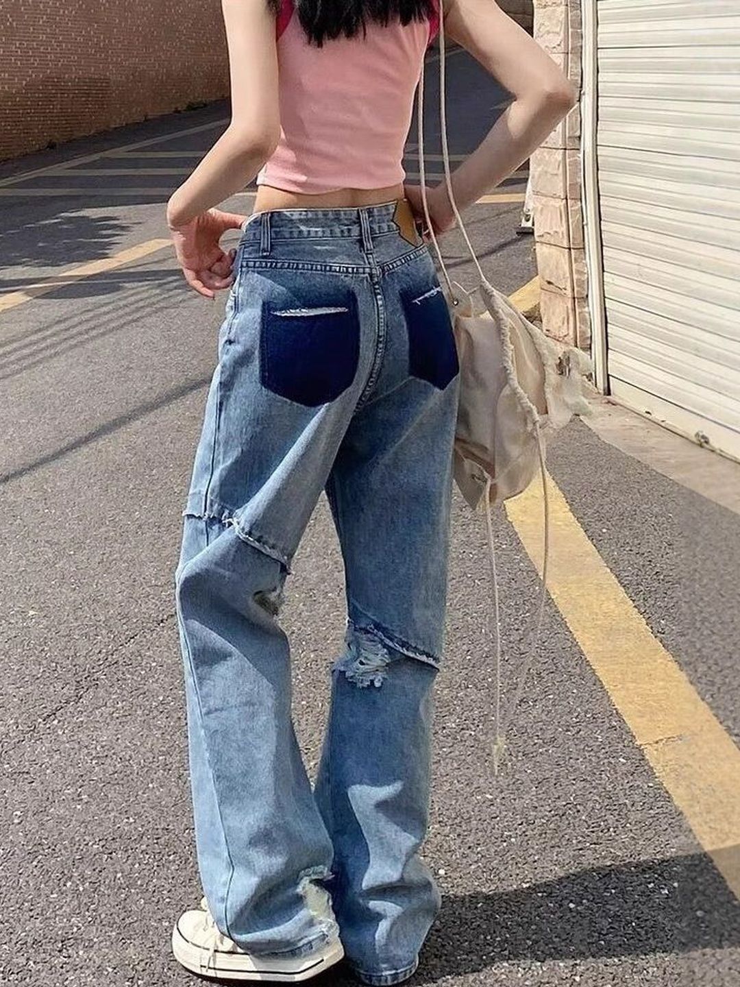 Women Relaxed Fit Mid-Rise Mildly Distressed Light Fade Jeans