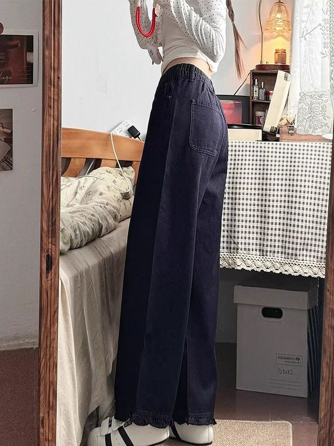Women Straight Fit Mid-Rise Jeans