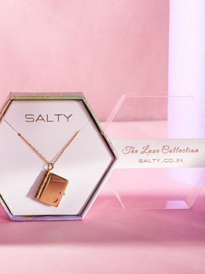 SALTY Square Shaped Pendant With Chain