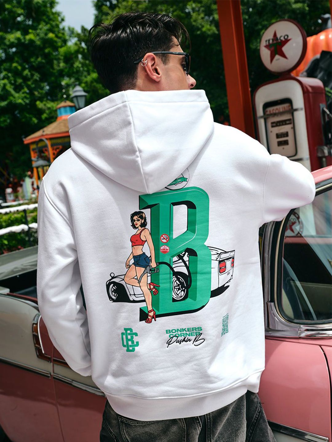 Men Printed Hooded Pullover Sweatshirt