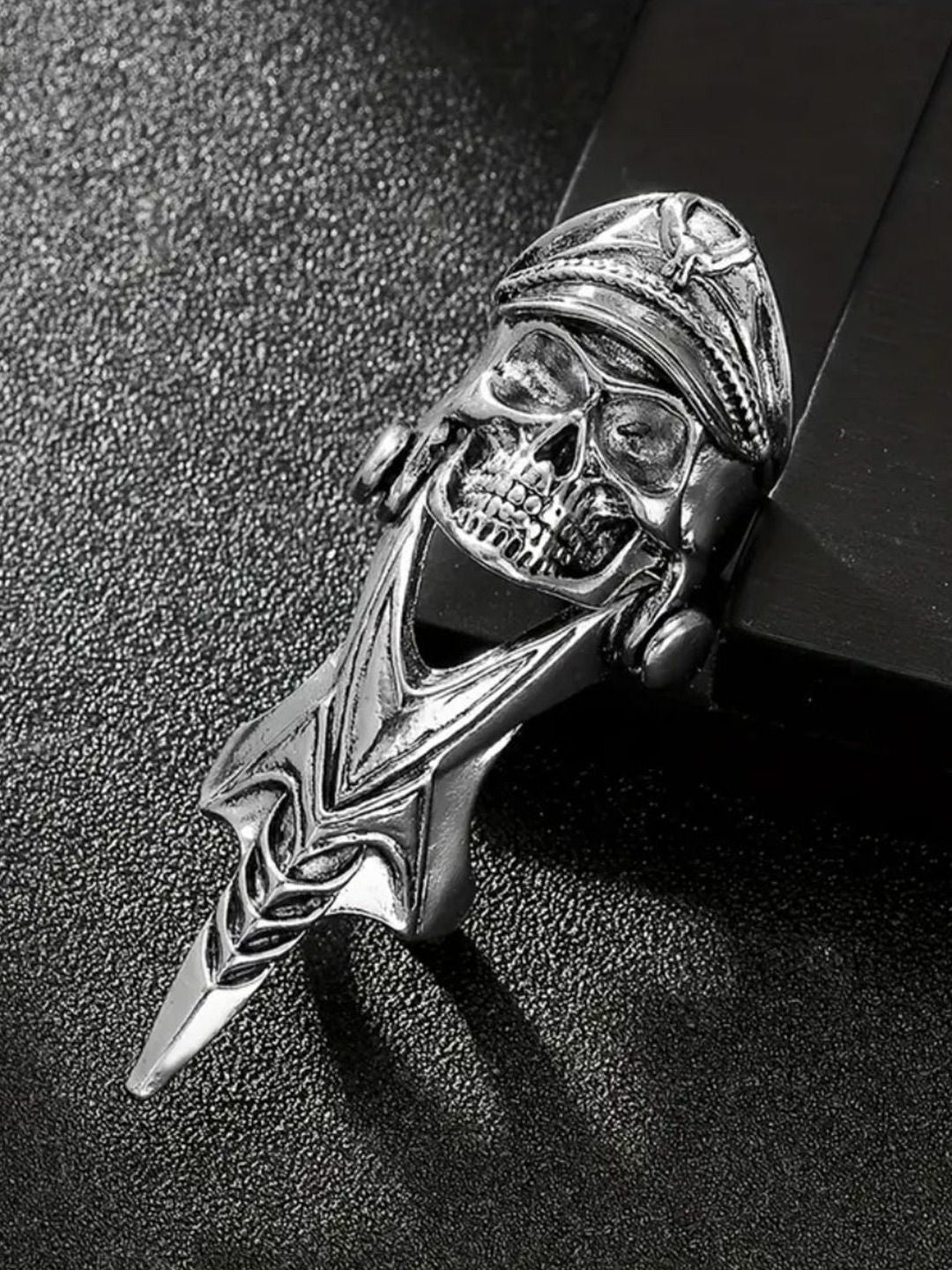 SALTY Men Ghost of the Sea Finger Ring