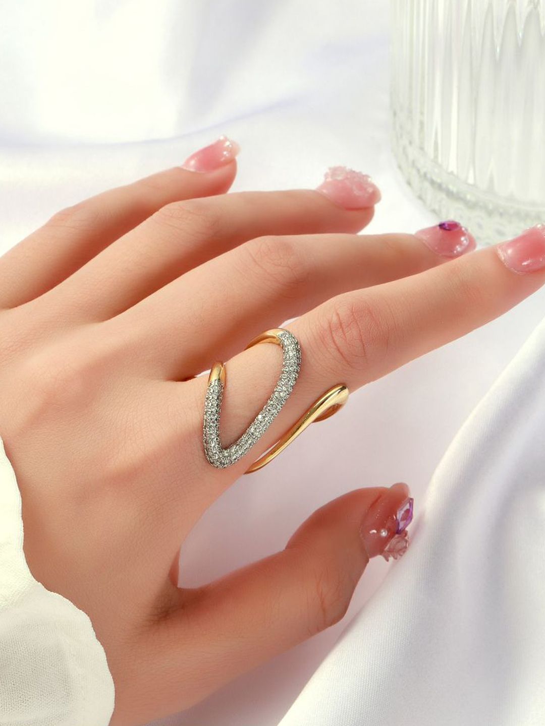 SALTY Serpentine Elegance Finger Ring