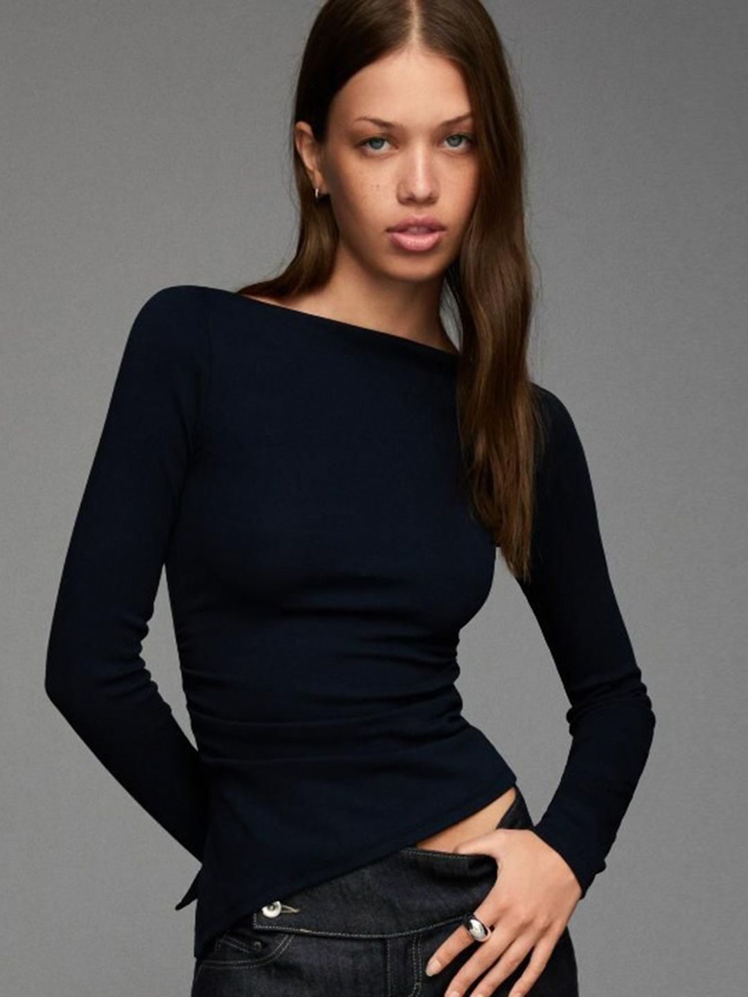 Long sleeve asymmetric T-shirt
