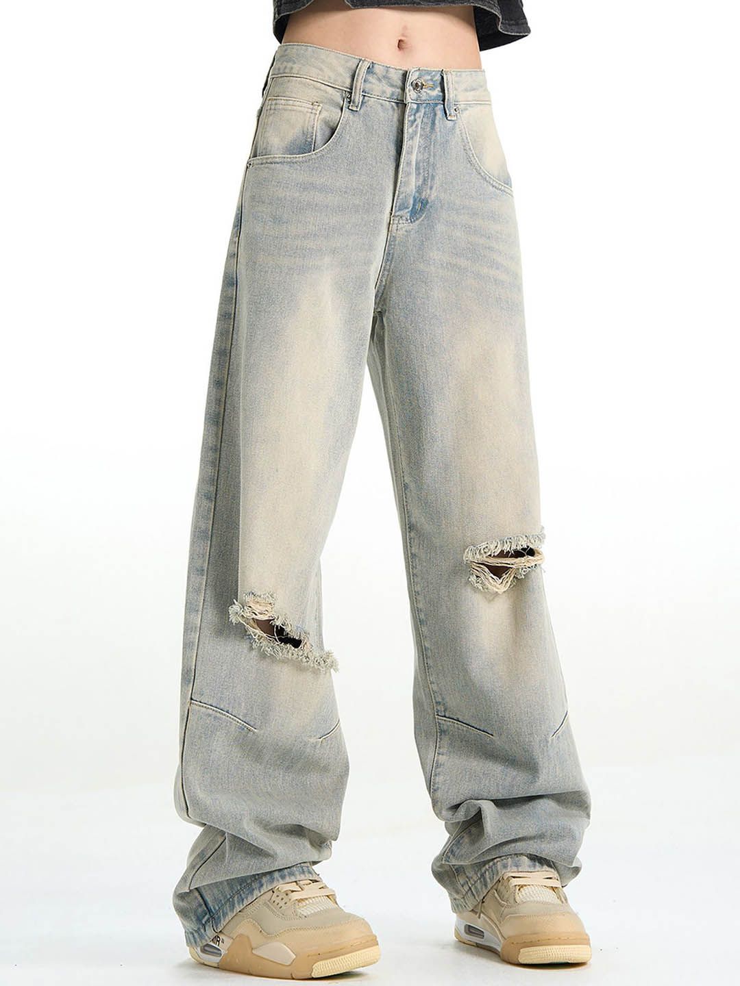 Men Relaxed Fit Slash Knee Light Fade Jeans