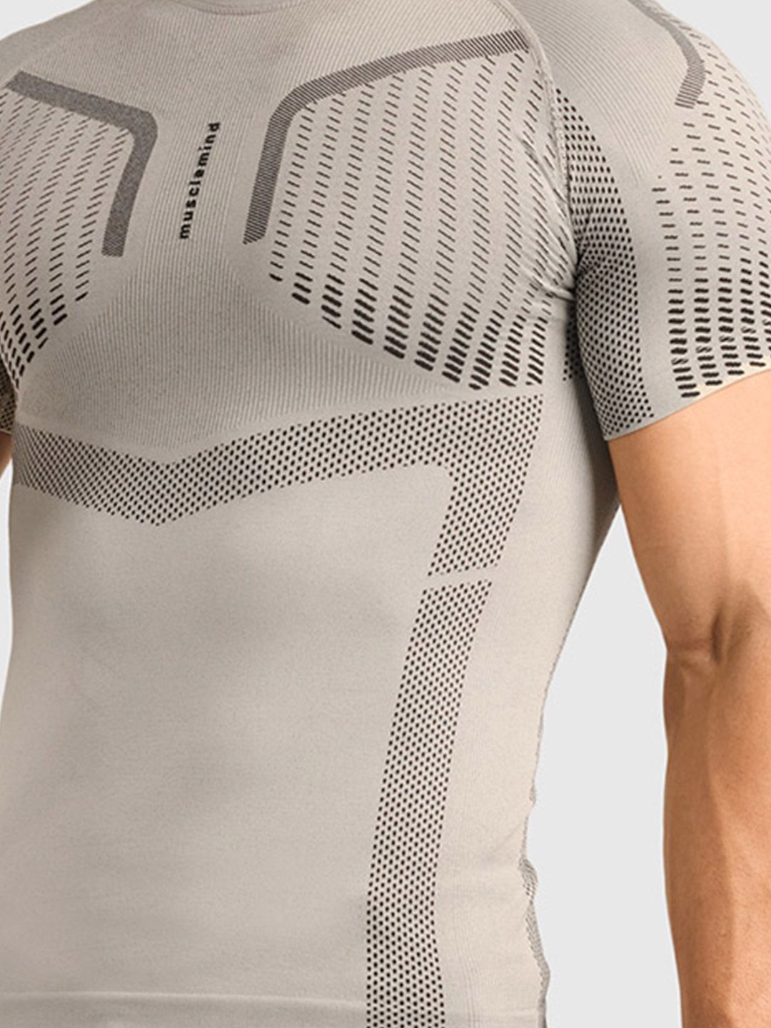 Men Abstract Printed Round Neck Seamless Compression T-shirt