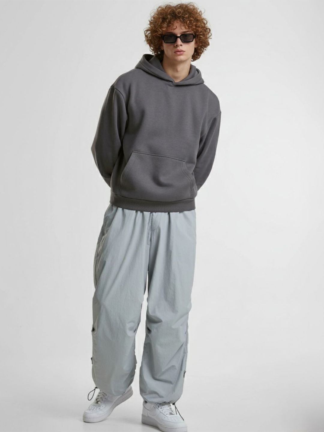 Men Solid Full Sleeve Hooded Sweatshirt