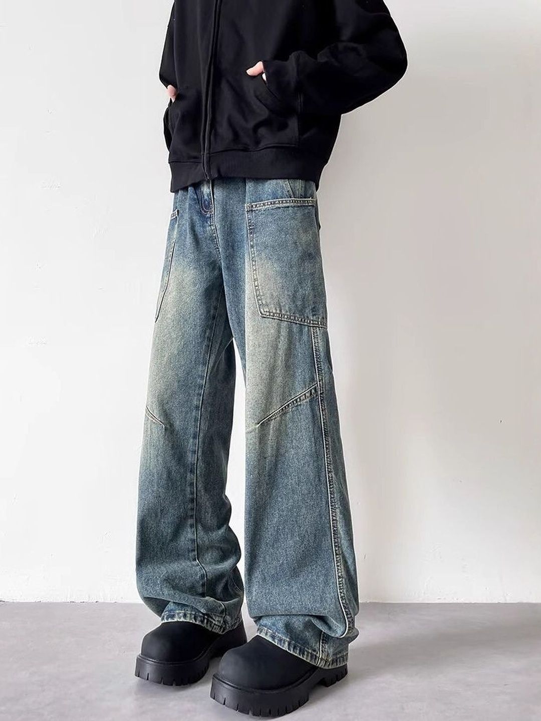 Men's Wide Leg Mid-Rise Medium Shade Jeans