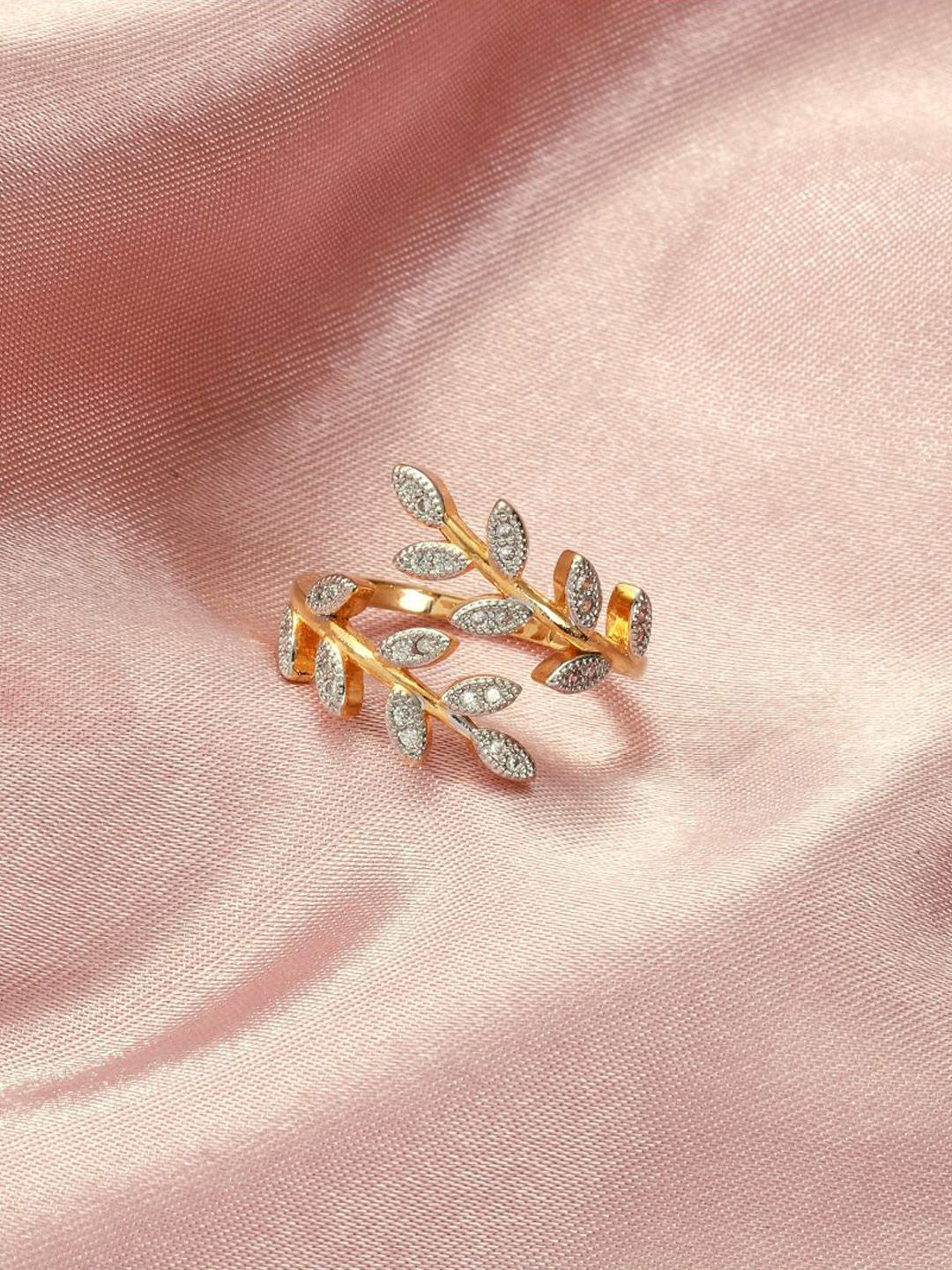 SALTY Orbit Leaf Diamond Finger Ring