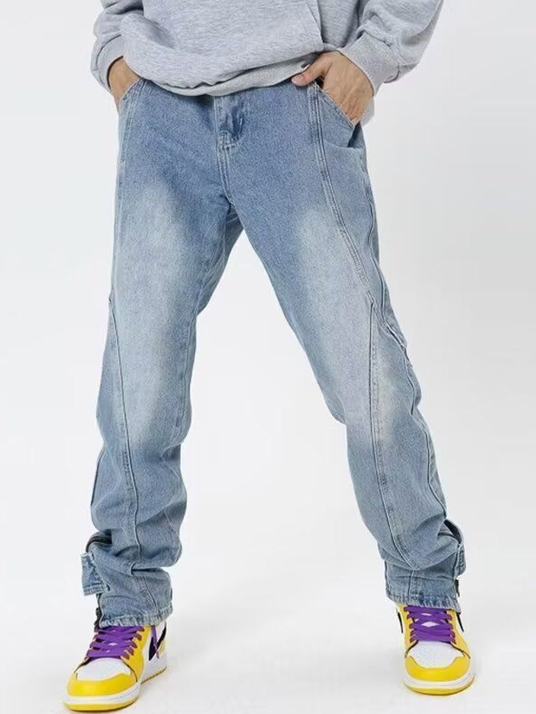 Men Regular Fit Mid-Rise Light Fade Jeans