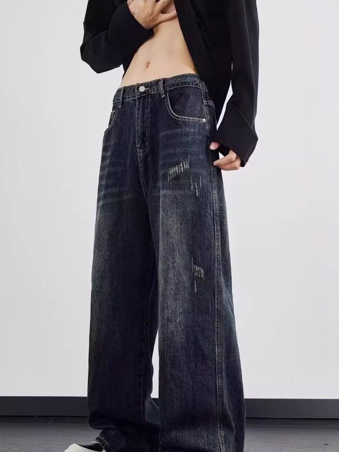 Men Wide Leg Mid-Rise Light Fade Jeans