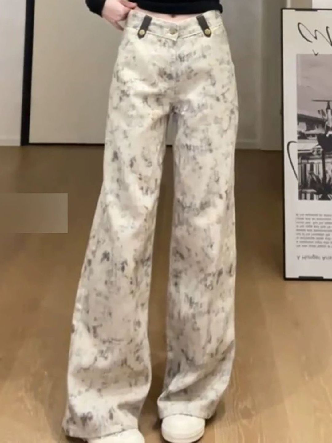 Women Straight Fit Light Fade Printed Jeans