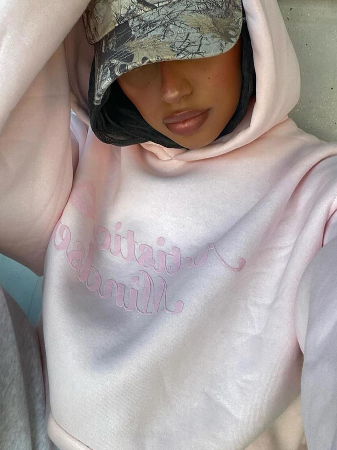 Hooded sweater with print