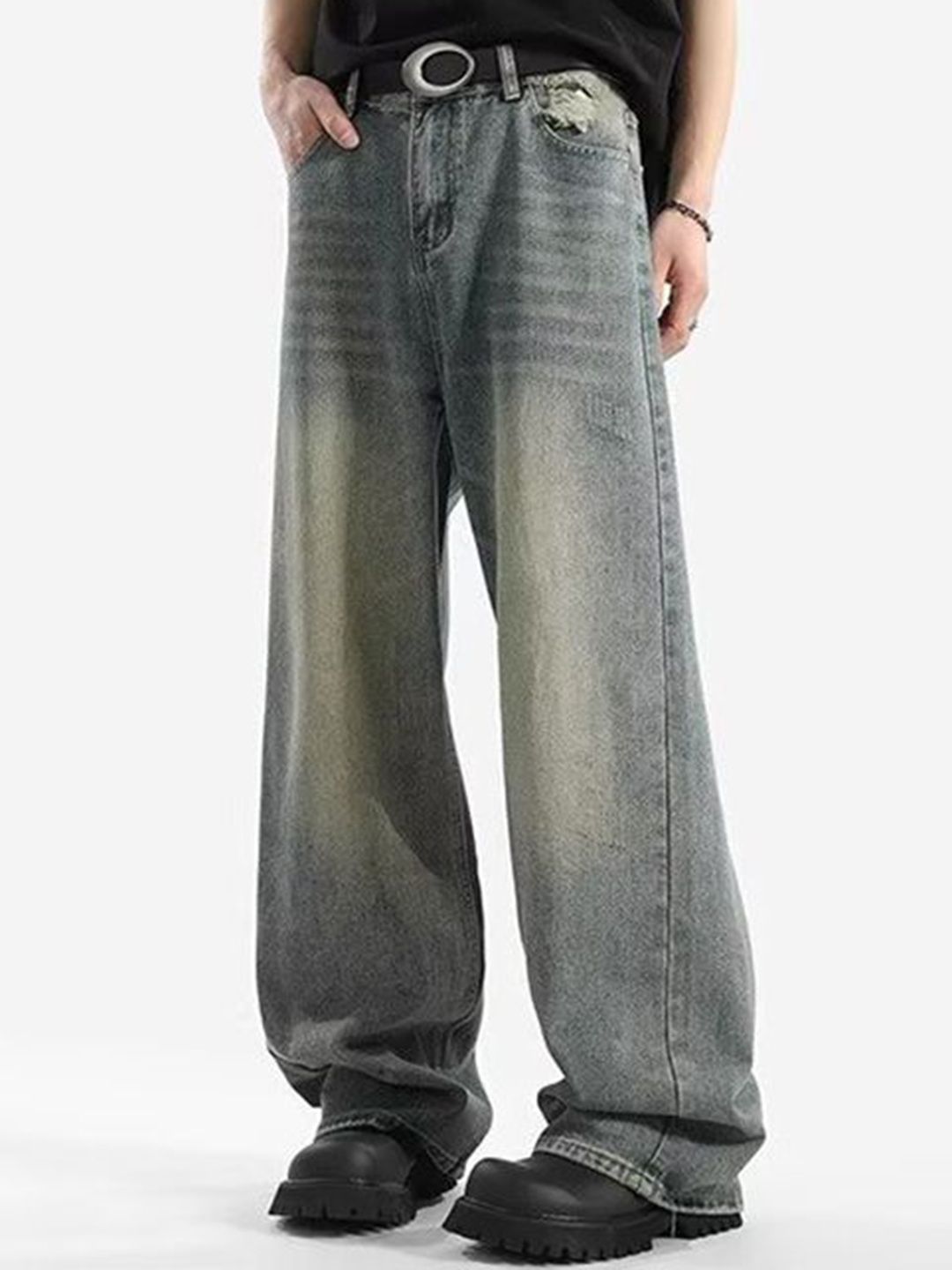 Men Wide Leg Mid-Rise Medium Fade Jeans