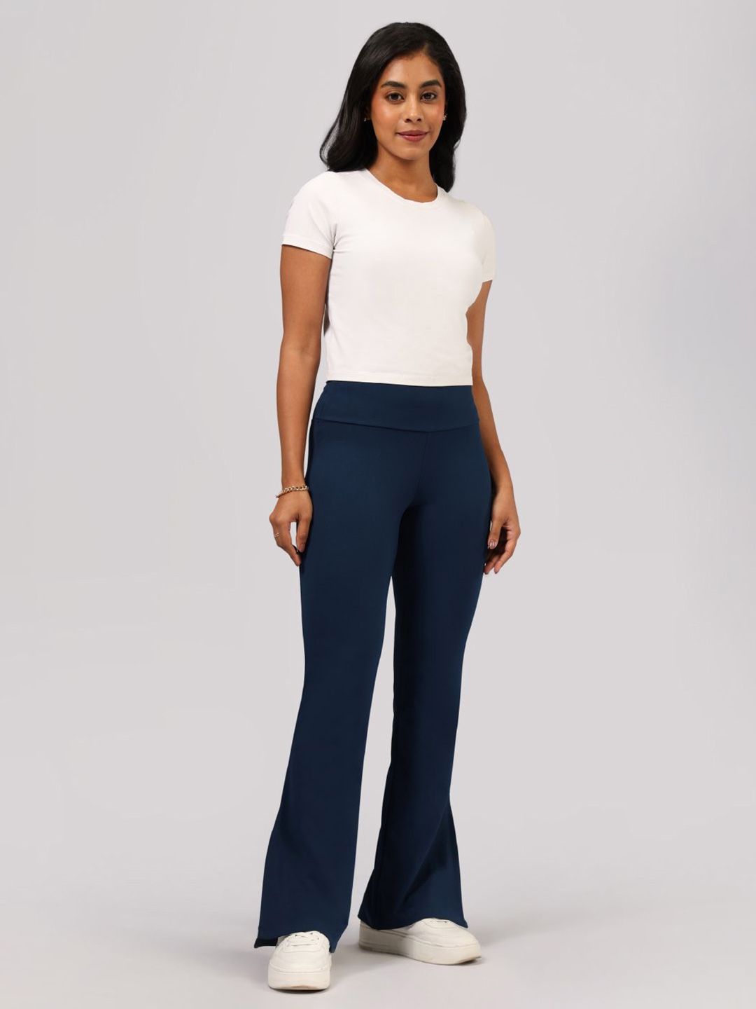 Women Relaxed Flared High-Rise Bootcut Trousers