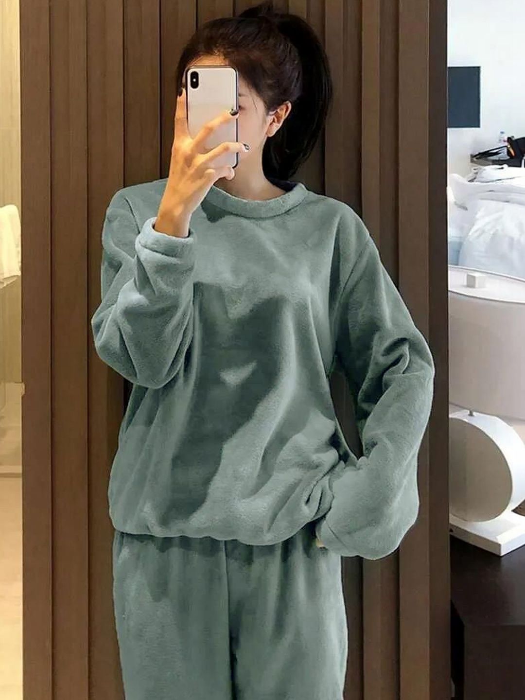 Round Neck Long Sleeves Night Suit