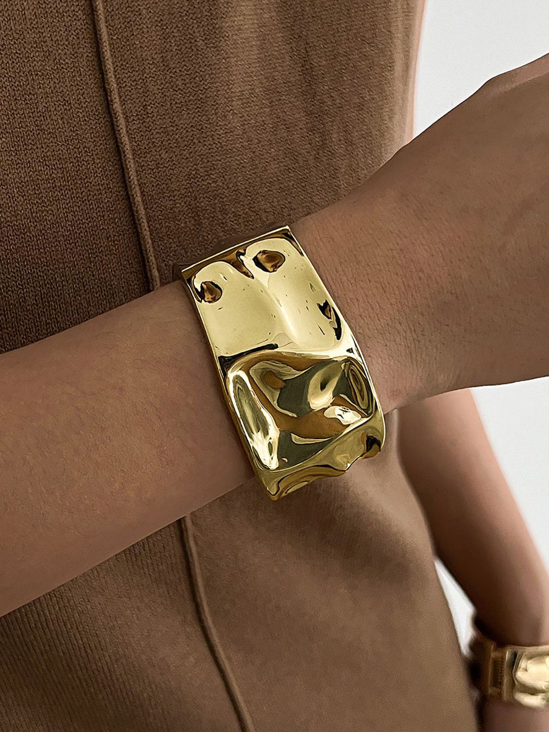 Women Handcrafted Gold-Plated Kada Bracelet