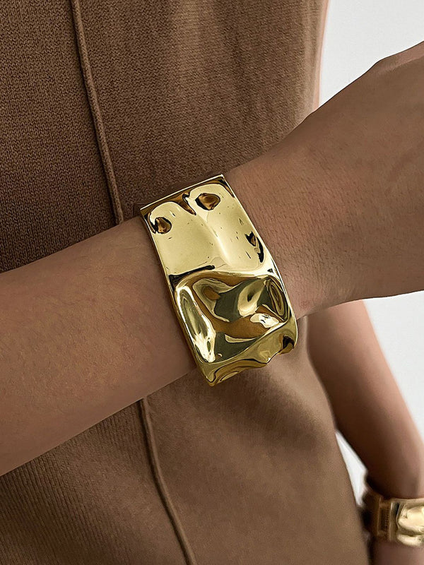 Women Handcrafted Gold-Plated Kada Bracelet