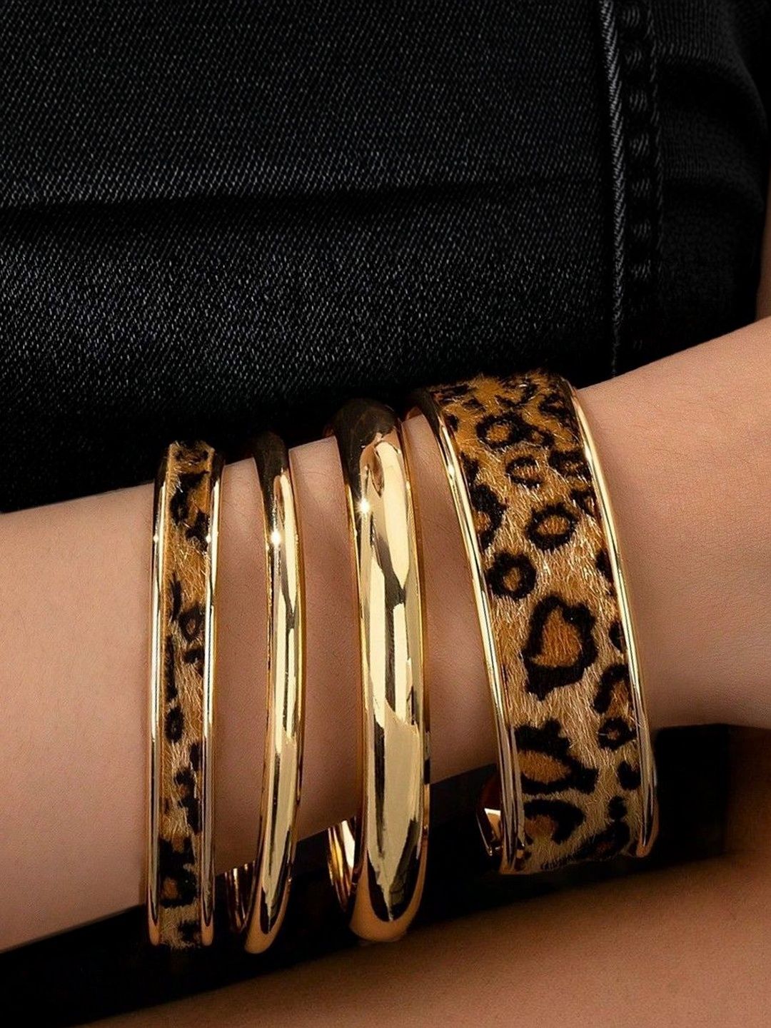 Women 4 Gold-Plated Kada Bracelet