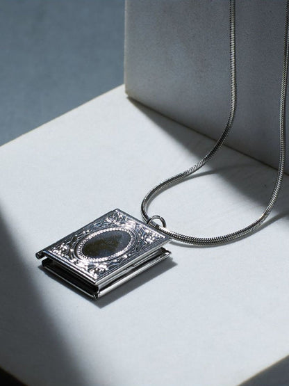 SALTY Women Quirky Quasar Openable Silver Pendant With Chain